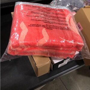 Amazon Basics Oversized Premium Cotton Beach Towel - Lobster, 36" X 72",…